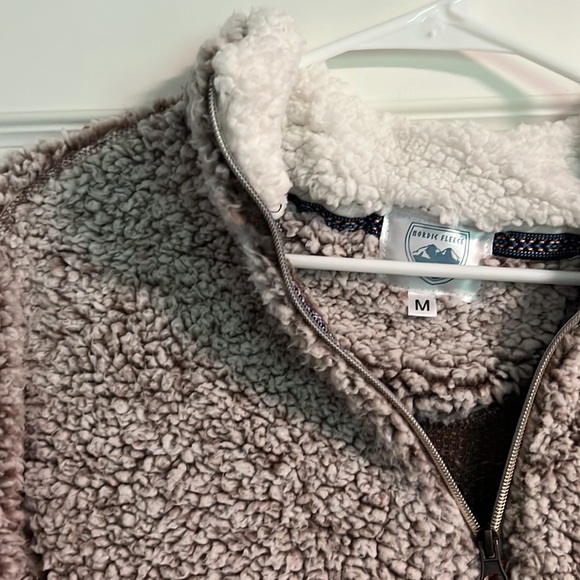 Nordic Fleece in perfect condition, size medium - Picture 2 of 2